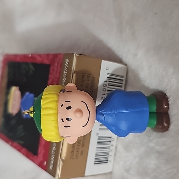 LINUS HALLMARK ORNAMENT PEANUTS A CHARLIE BROWN CHRISTMAS HANDCRAFTED 1995 - Picture 5 of 9